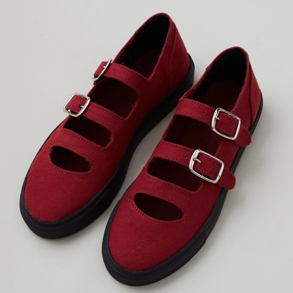 Caron Callahan Simona Sneakers in Ruby